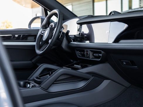 New 2026 Porsche Cayenne image 47