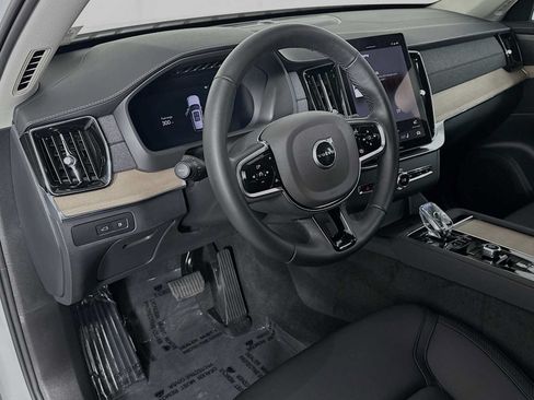 Used 2025 Volvo XC90 T8 Plus w/ Protection Package Premier AWD/4WD image 9