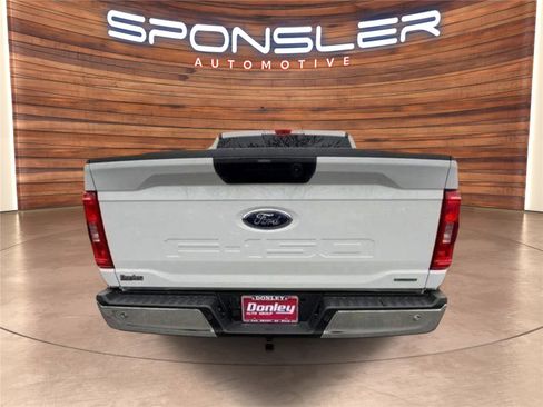 Used 2022 Ford F150 XLT w/ Trailer Tow Package image 4