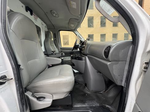 Used 2008 Ford E-350 and Econoline 350 Super Duty image 14