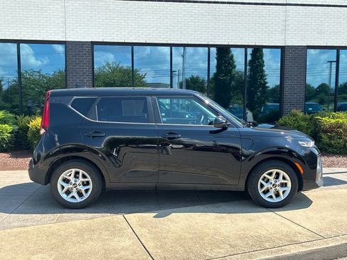 Used 2020 Kia Soul S FWD image 3