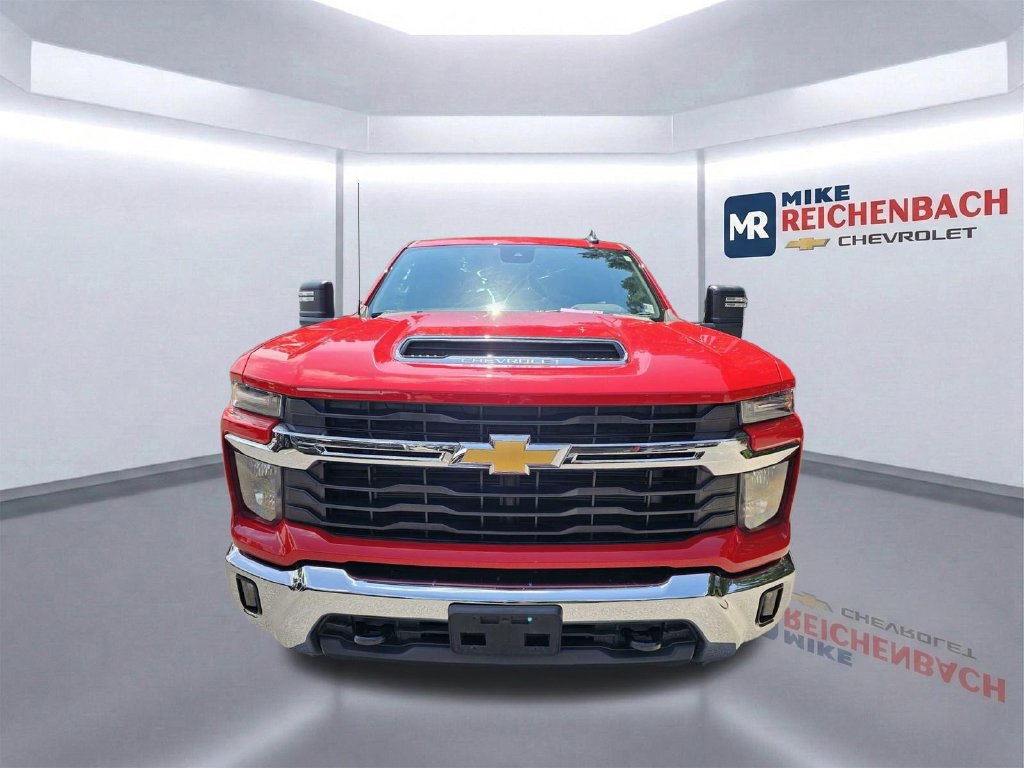 Used 2025 Chevrolet Silverado 2500 LT w/ Convenience Package AWD/4WD image 9