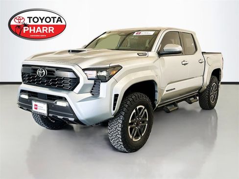 Used 2025 Toyota Tacoma TRD Sport w/ TRD Sport Upgrade Package image 1