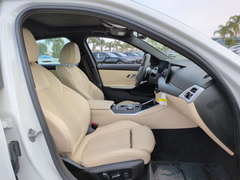 Used 2025 BMW 330i 330i w/ Convenience Package image 33