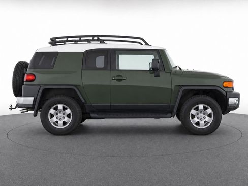 Used 2010 Toyota FJ Cruiser 4WD image 8