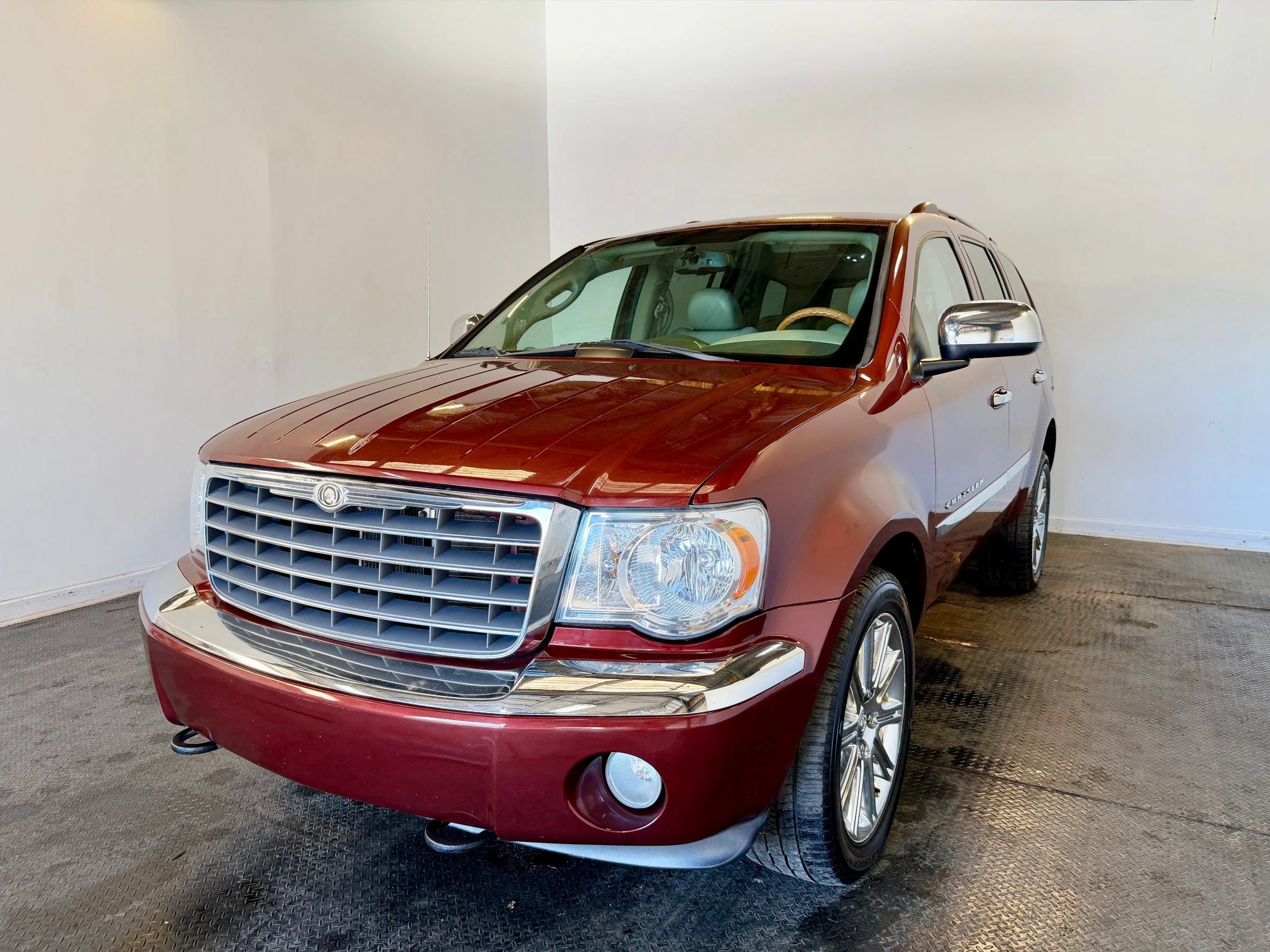 Used 2008 Chrysler Aspen Limited AWD/4WD image 2