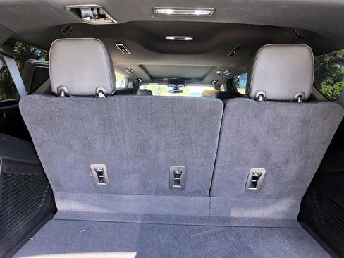 Used 2021 GMC Yukon SLT w/ SLT Premium Package RWD image 16