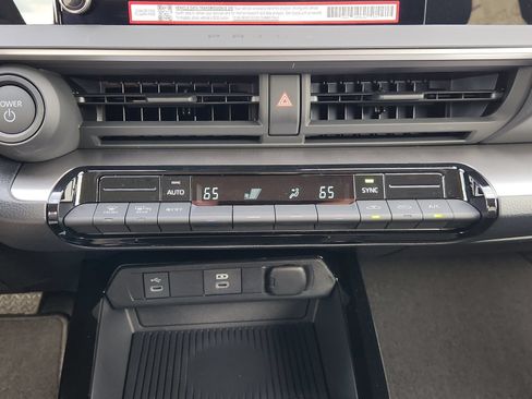 New 2027 Toyota Prius LE FWD image 20