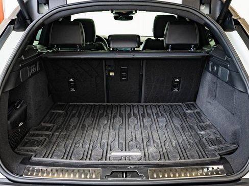 Used 2023 Land Rover Range Rover Velar R-Dynamic S image 19