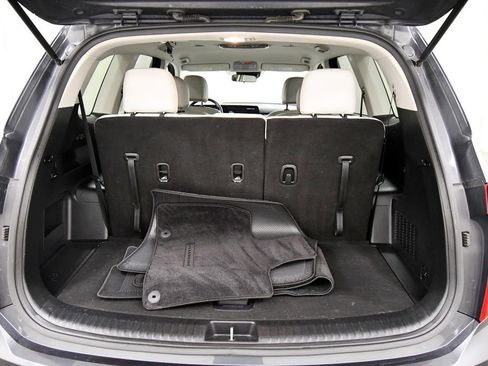 Used 2023 Kia Telluride S FWD image 7
