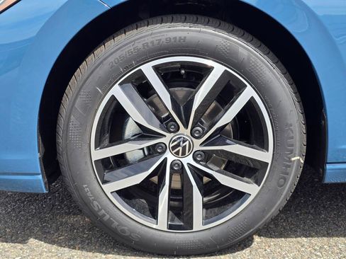 New 2026 Volkswagen Jetta SE FWD image 10