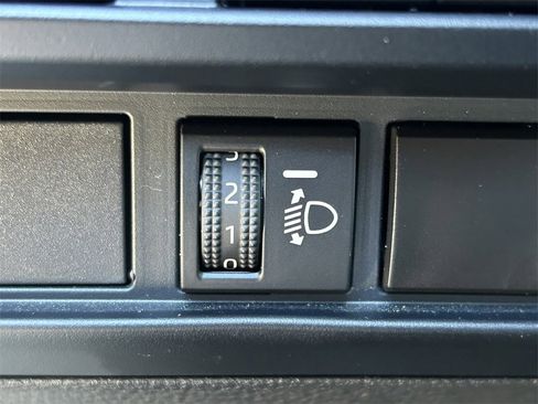 Used 2023 Toyota Tundra Limited image 27