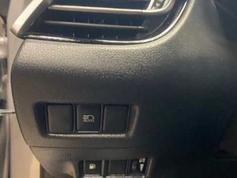 Used 2020 Toyota C-HR LE image 25