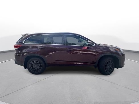 Used 2017 Toyota Highlander Limited Platinum w/ Preferred Accessory Package AWD/4WD image 5