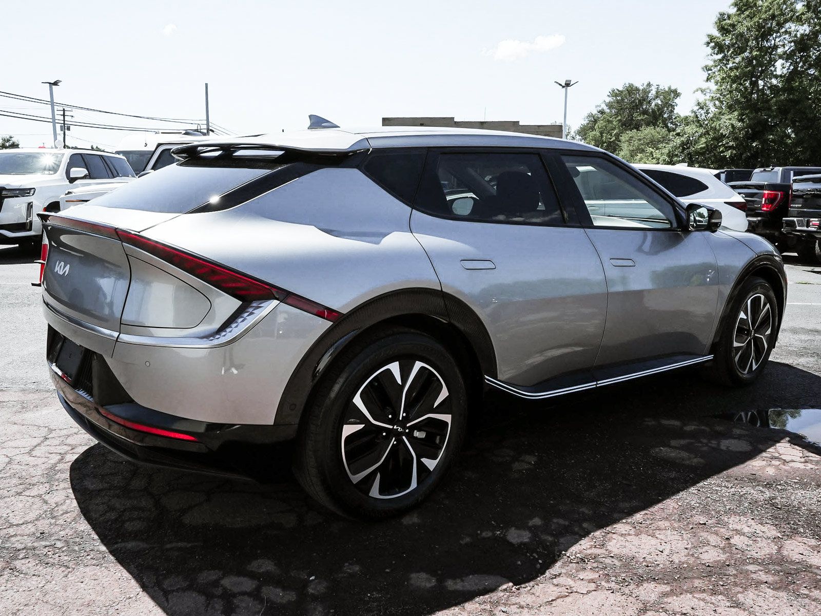 Used 2023 Kia EV6 Wind w/ Wind Technology Package AWD/4WD image 5