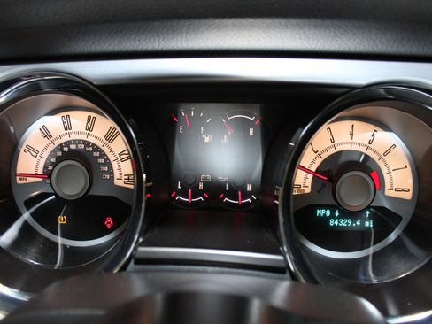 Used 2010 Ford Mustang GT RWD image 11