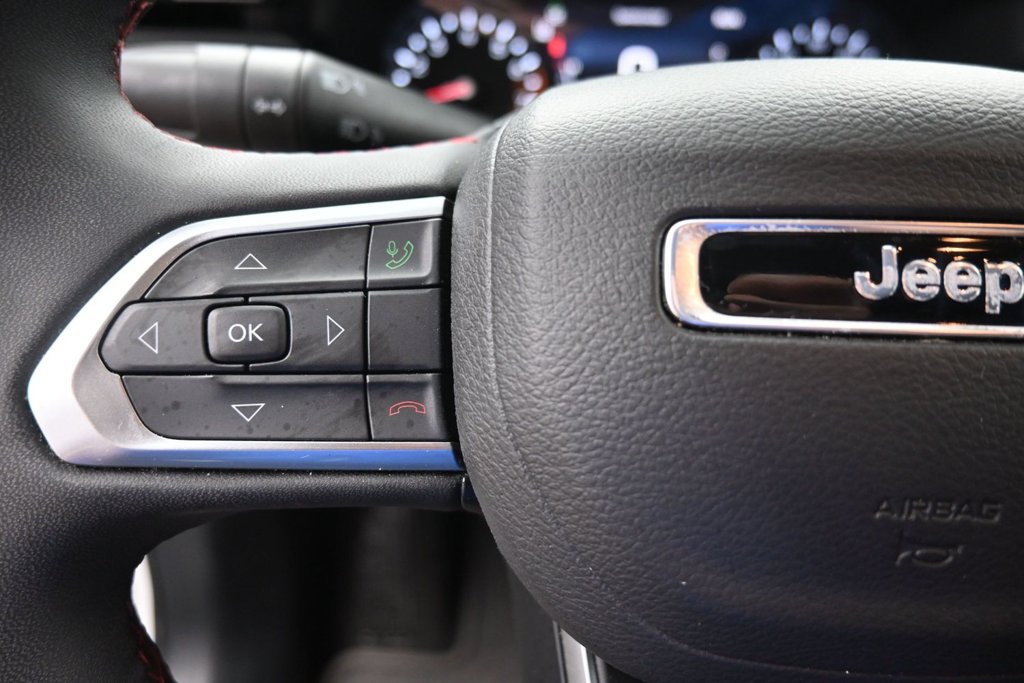 Used 2025 Jeep Compass Trailhawk AWD/4WD image 18