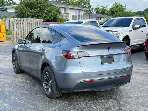 Used 2024 Tesla Model Y Long Range AWD/4WD image 11