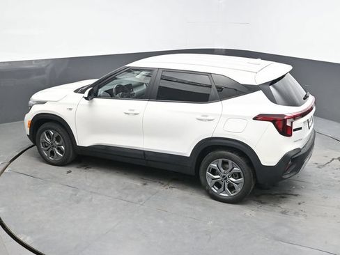 Used 2024 Kia Seltos LX AWD/4WD image 19