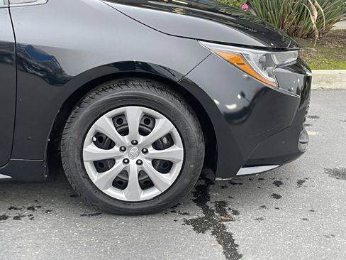 Used 2023 Toyota Corolla LE image 8