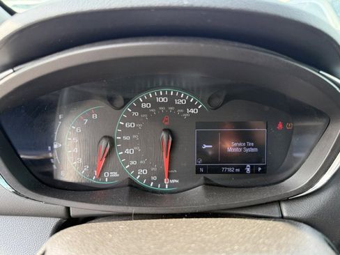 Used 2018 Chevrolet Trax LT w/ LT Convenience Package FWD image 11