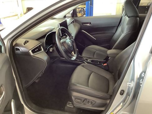 Used 2024 Toyota Corolla Cross XLE w/ Convenience Package AWD/4WD image 12