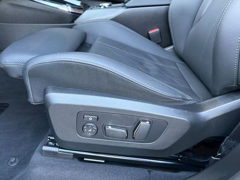 Used 2025 BMW X3 xDrive30i w/ Premium Package image 14