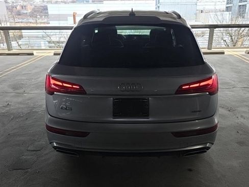 Used 2023 Audi Q5 2.0T Premium w/ Convenience Package image 4