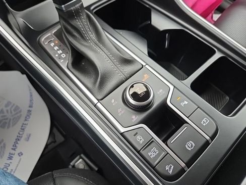 Used 2025 Kia Sorento S image 42