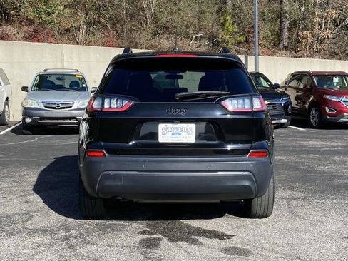 Used 2020 Jeep Cherokee Latitude Plus image 5