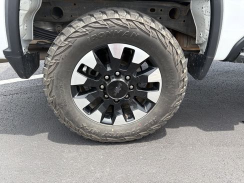 Used 2020 Chevrolet Silverado 2500 Custom w/ Custom Value Package AWD/4WD image 5
