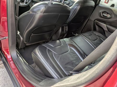 Used 2020 Jeep Cherokee Limited image 35