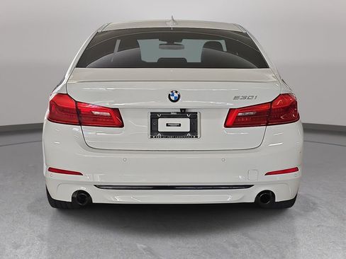 Used 2020 BMW 530i w/ Convenience Package RWD image 8