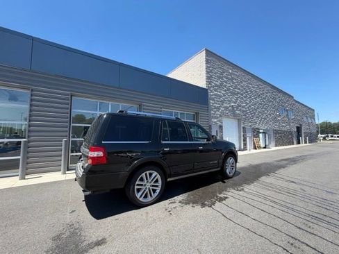 Used 2016 Ford Expedition Platinum AWD/4WD image 4