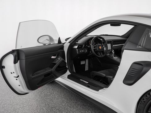 Used 2019 Porsche 911 GT3 RS RWD image 12