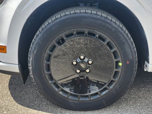 New 2025 Ford Maverick Lobo image 7