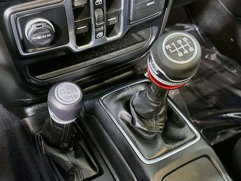 Used 2023 Jeep Wrangler Unlimited Sport AWD/4WD image 8