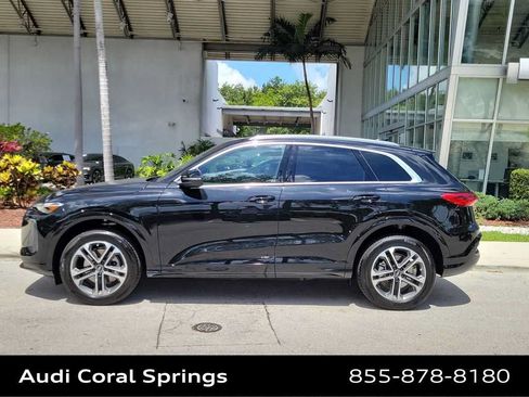 Certified 2025 Audi Q5 Premium w/ Convenience Package AWD/4WD image 11