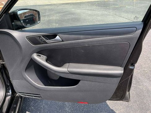 Used 2014 Volkswagen Jetta SE FWD image 17