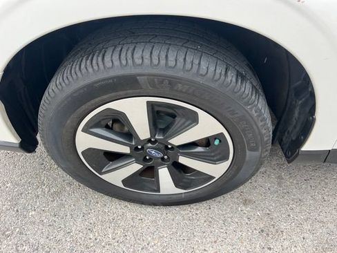 Used 2018 Subaru Forester 2.5i Premium AWD/4WD image 22