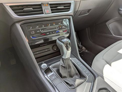 New 2025 Volkswagen Taos SE image 20