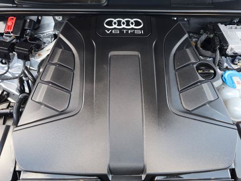 Used 2017 Audi Q7 3.0T Premium Plus AWD/4WD image 10