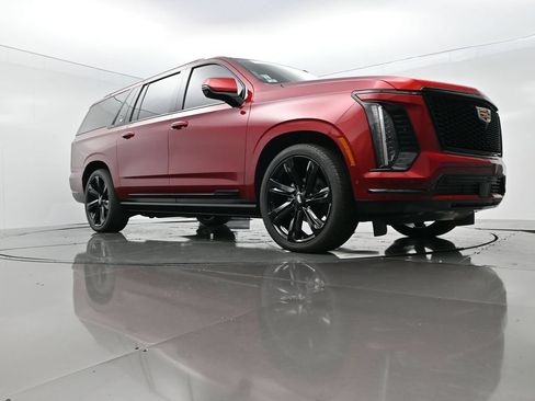 Used 2025 Cadillac Escalade ESV Sport Platinum w/ LPO, Floor Liner Package AWD/4WD image 58
