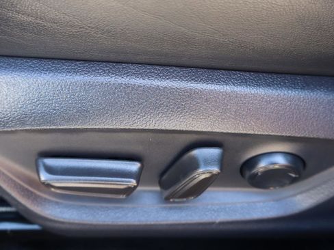 Used 2019 Toyota Avalon XLE w/ Moonroof Package image 11