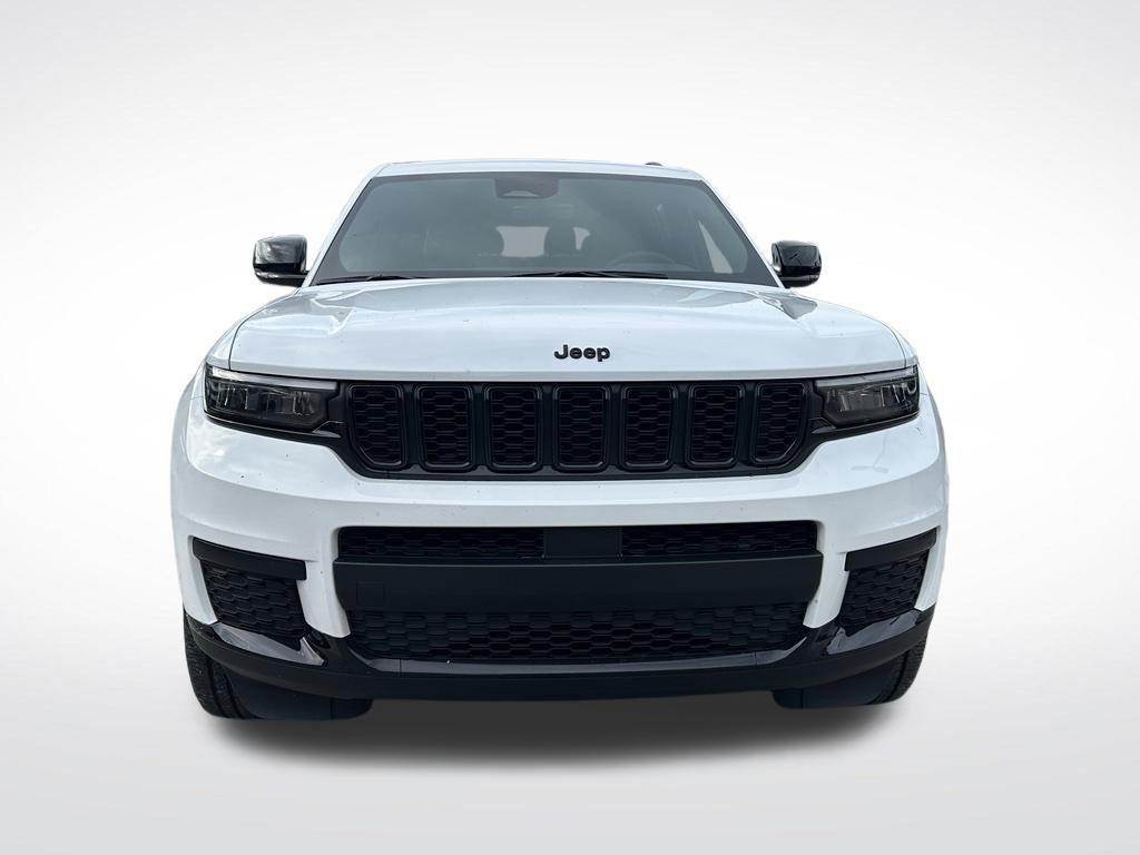 Certified 2025 Jeep Grand Cherokee L Laredo RWD image 2
