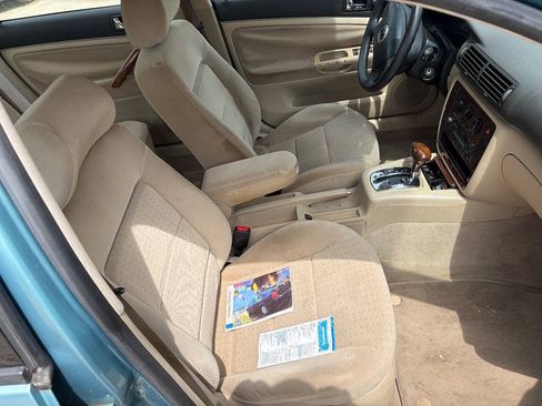 Used 1999 Volkswagen Passat GLS FWD image 11