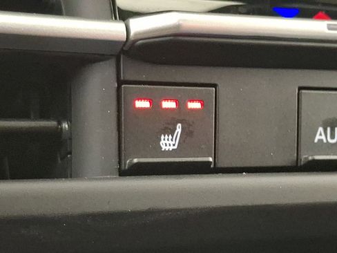 Used 2025 Toyota Sienna XSE image 25