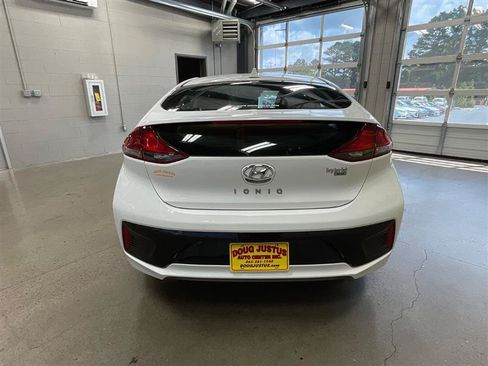 Used 2018 Hyundai Ioniq Blue FWD image 4