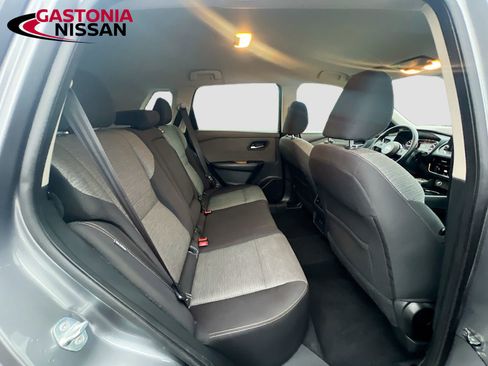 Used 2023 Nissan Rogue SL w/ SL Premium Package image 35