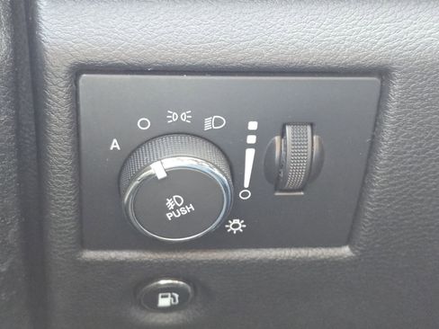 Used 2014 Jeep Grand Cherokee Laredo w/ Security & Convenience Group image 30